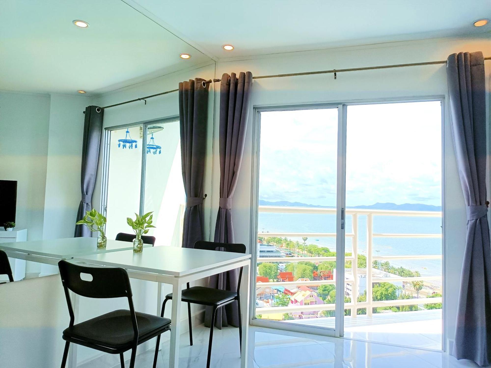 Sea View Beachfront Condos Pattaya Jomtien Beach Exterior foto