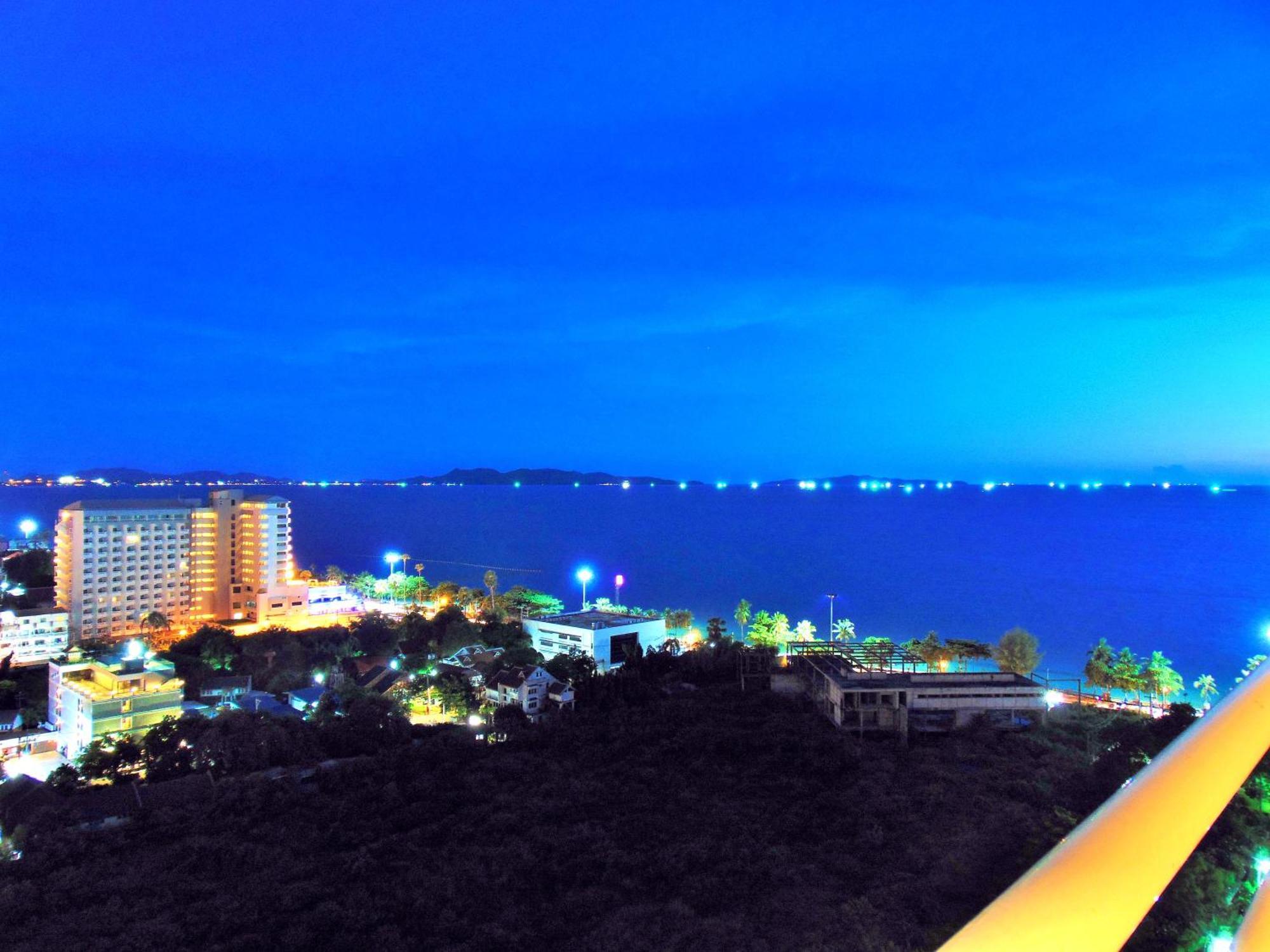 Sea View Beachfront Condos Pattaya Jomtien Beach Exterior foto