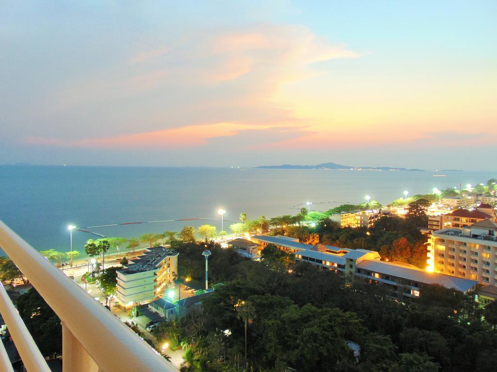 Sea View Beachfront Condos Pattaya Jomtien Beach Exterior foto