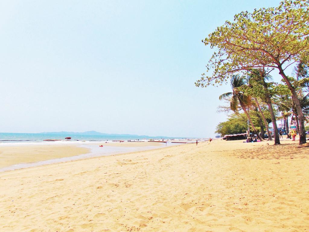 Sea View Beachfront Condos Pattaya Jomtien Beach Exterior foto